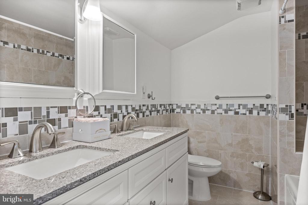 18 E Ormond Ave