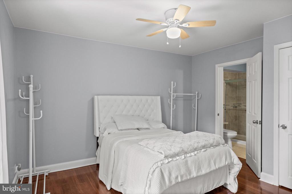 18 E Ormond Ave