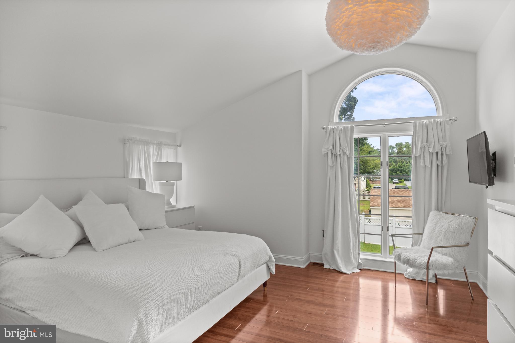 18 E Ormond Ave