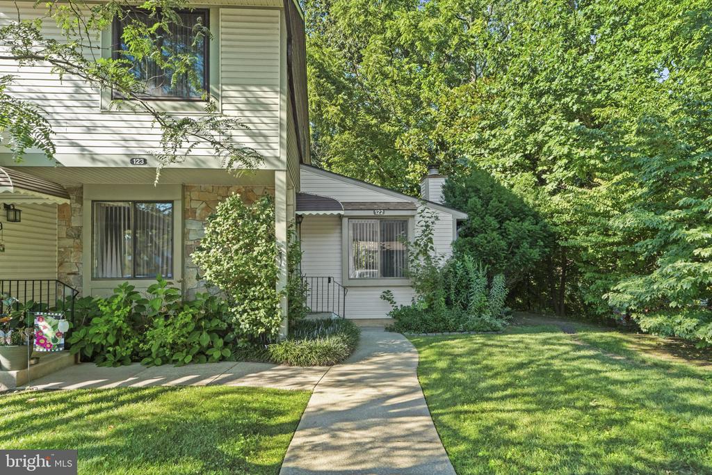 122 AVIGNON WAY 122