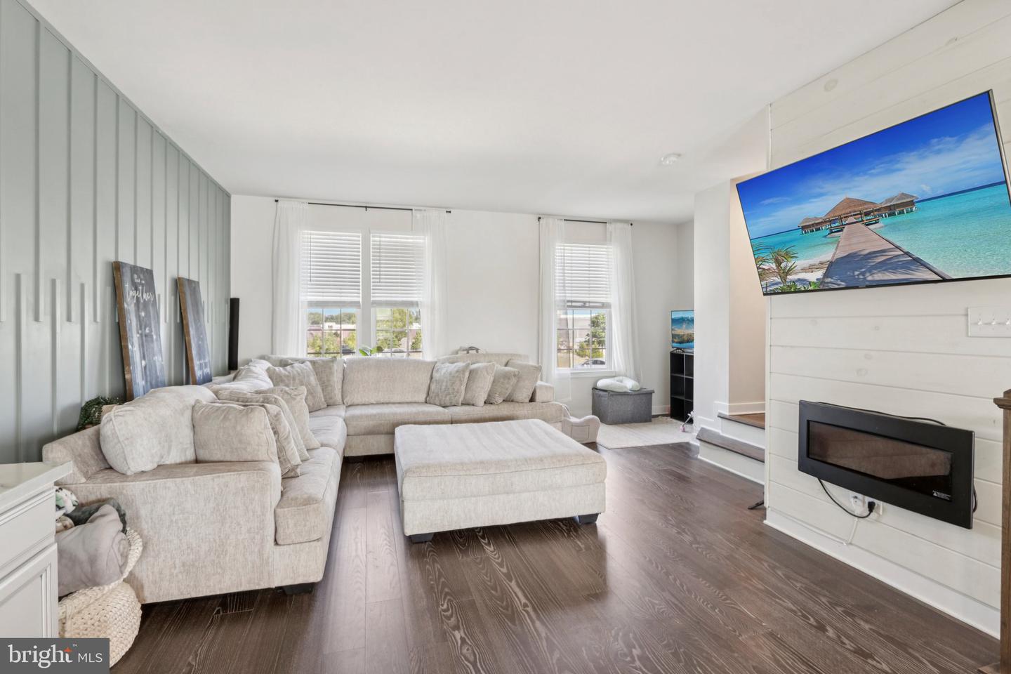 286 Freedom Way