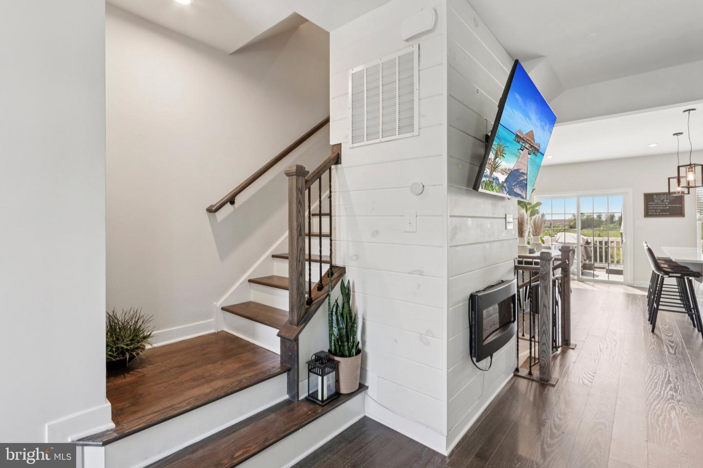 286 Freedom Way
