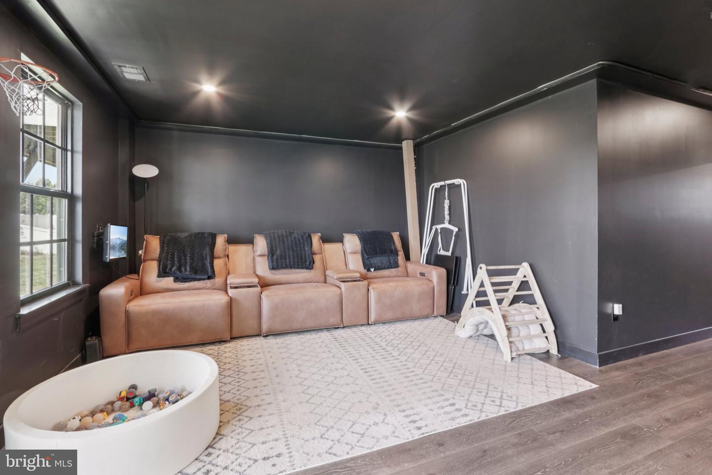 286 Freedom Way