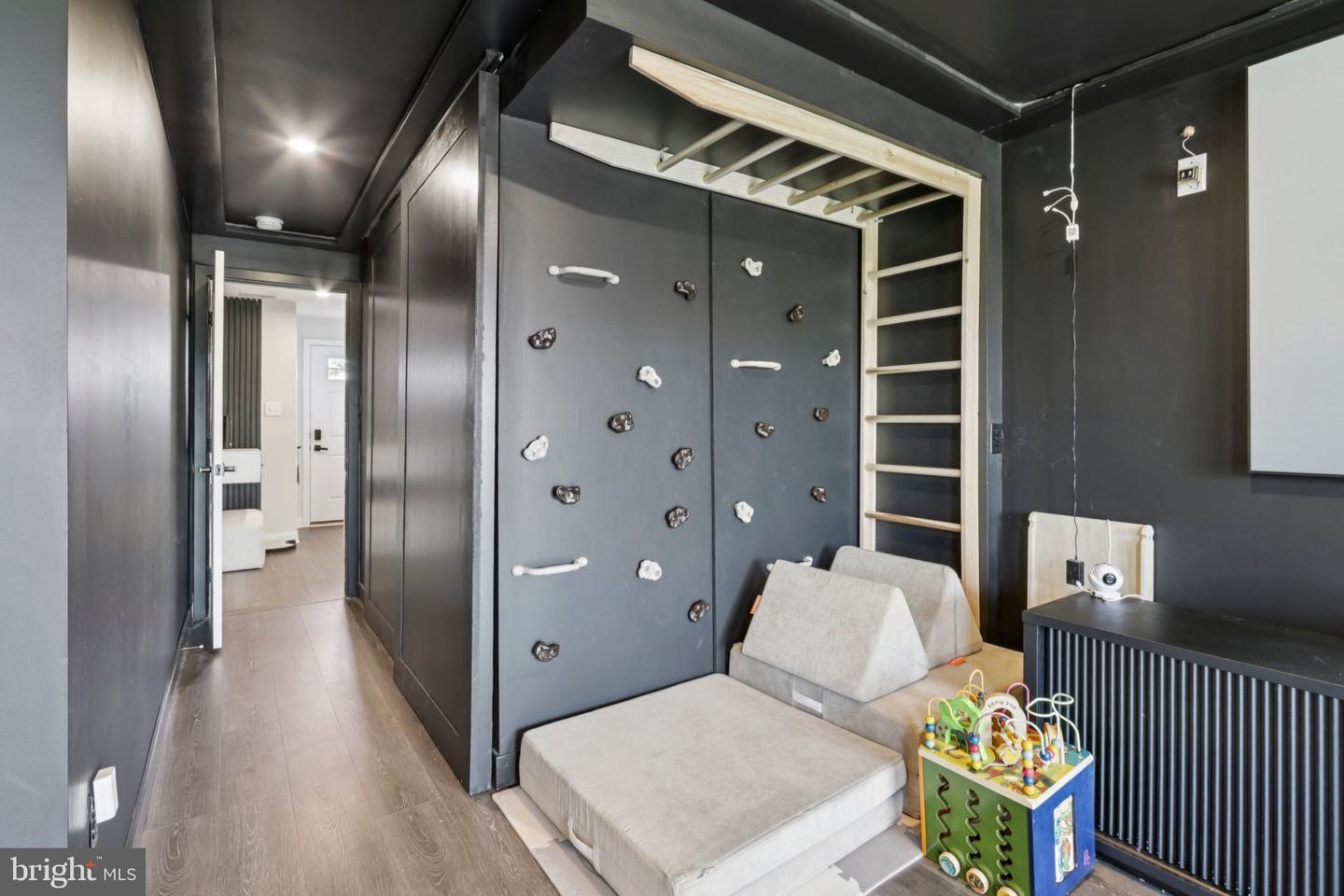 286 Freedom Way