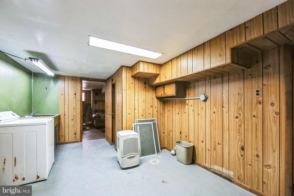 126 E LINDEN AVENUE