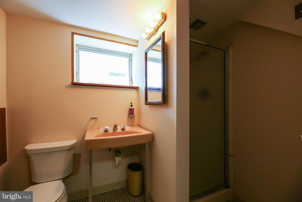 126 E LINDEN AVENUE