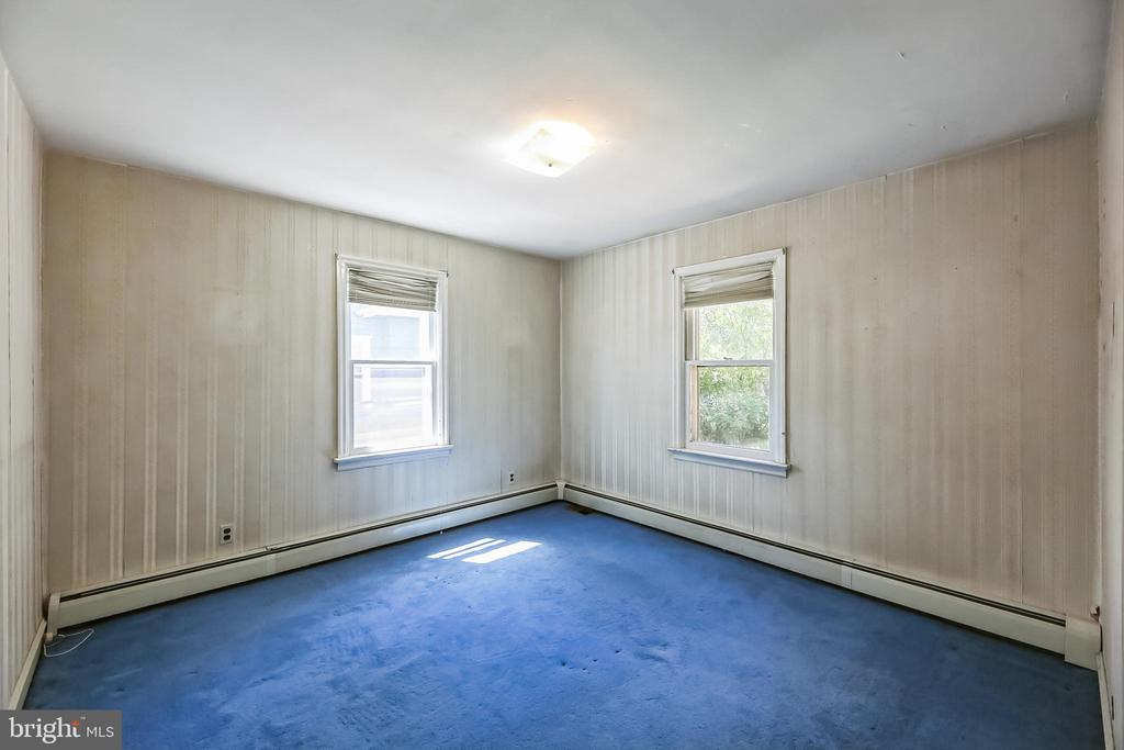 126 E LINDEN AVENUE