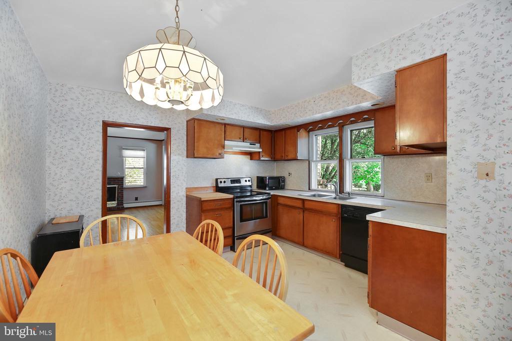 126 E LINDEN AVENUE
