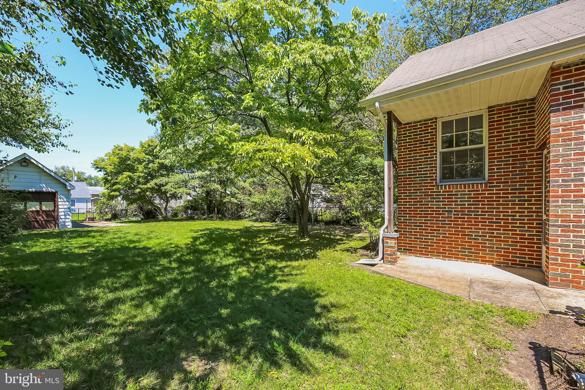 126 E LINDEN AVENUE