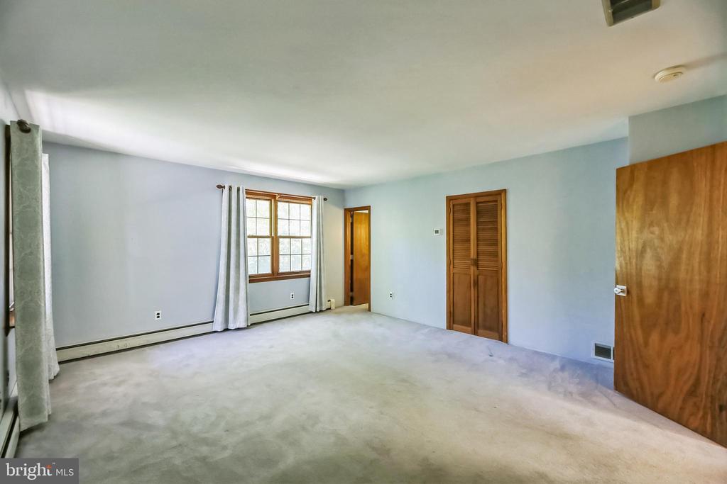 126 E LINDEN AVENUE