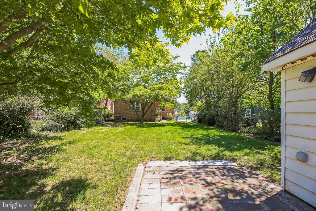 126 E LINDEN AVENUE