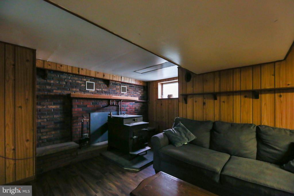 126 E LINDEN AVENUE