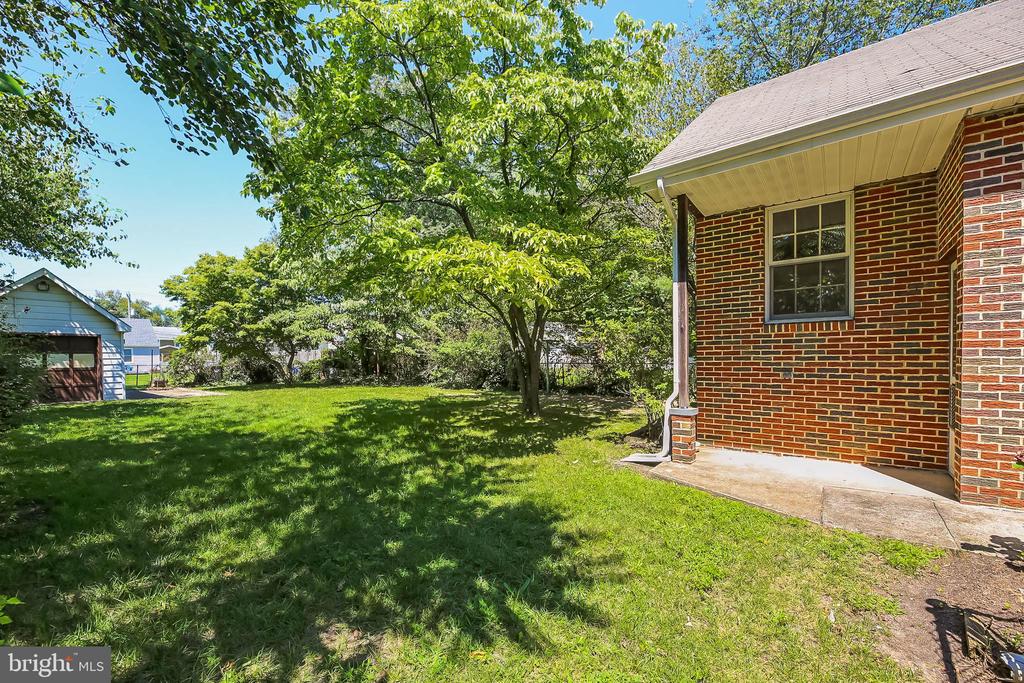 126 E LINDEN AVENUE