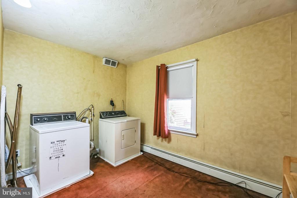 126 E LINDEN AVENUE