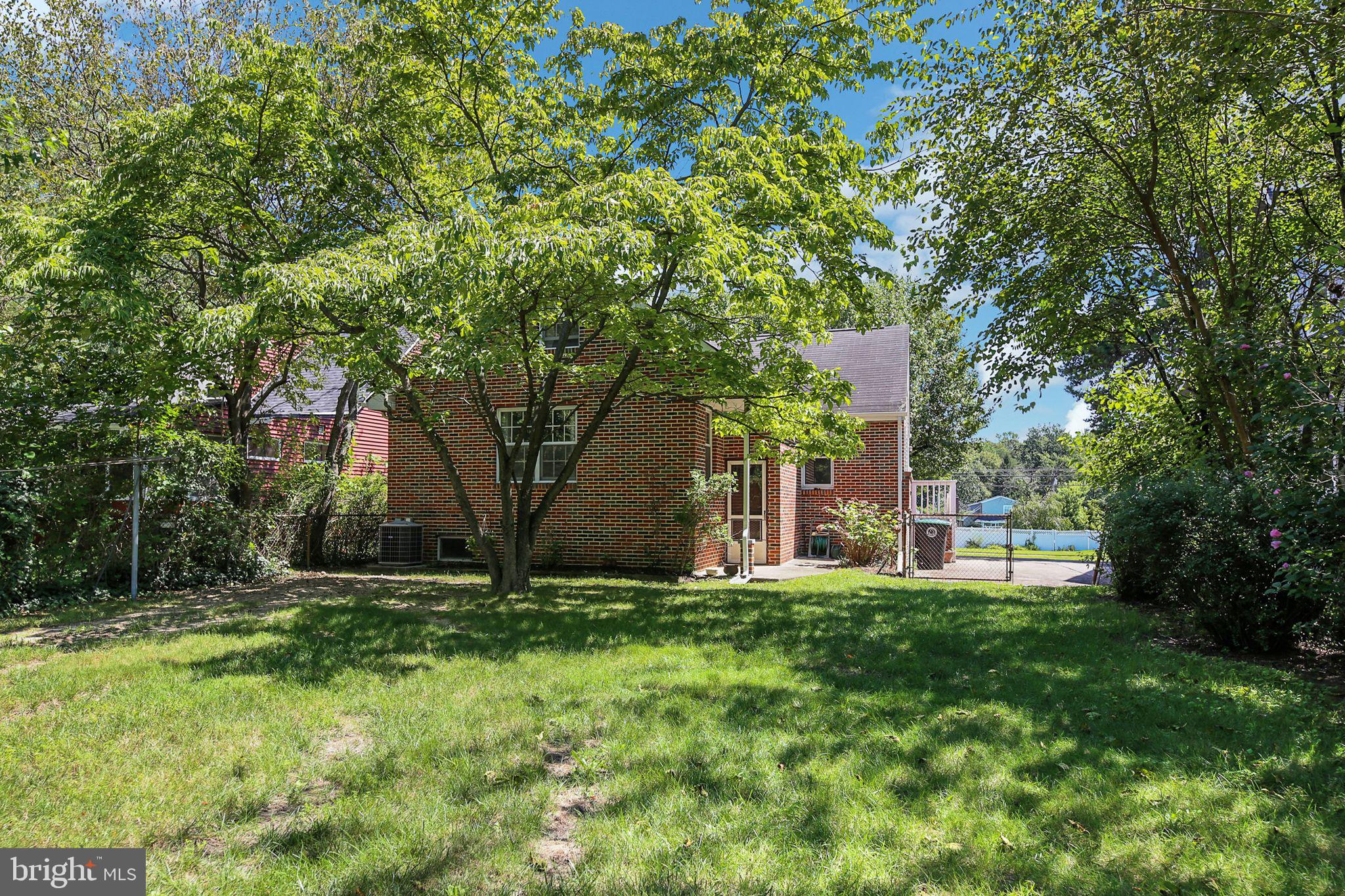 126 E LINDEN AVENUE