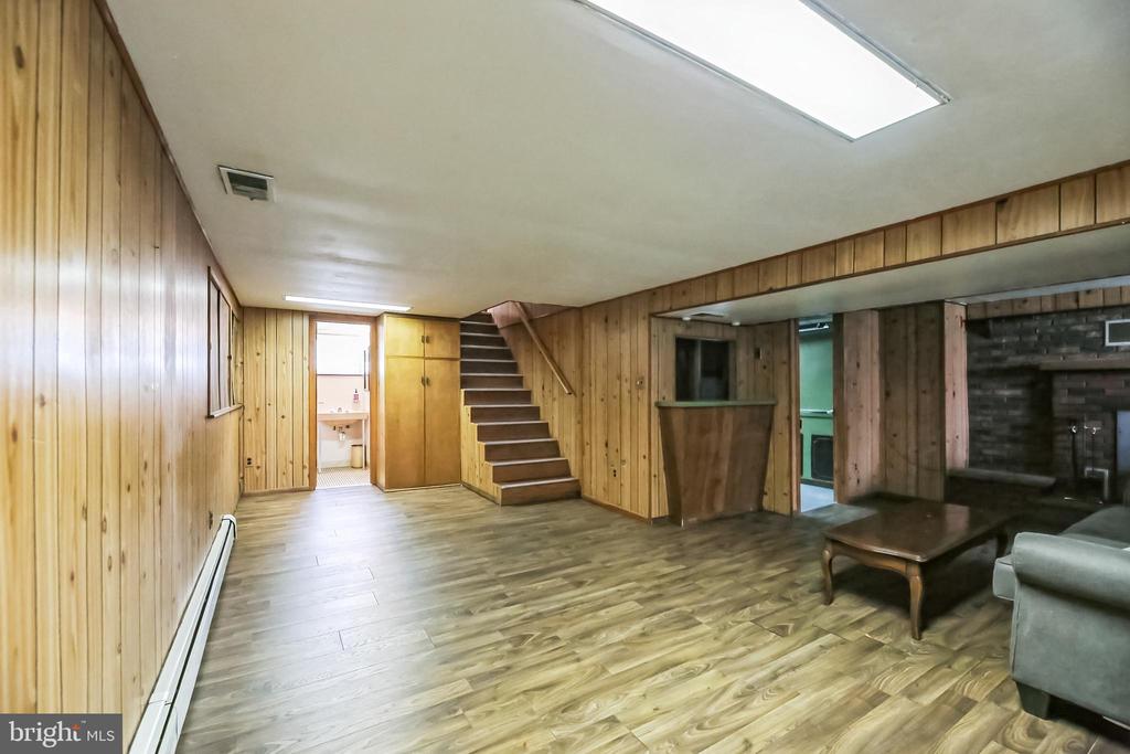 126 E LINDEN AVENUE