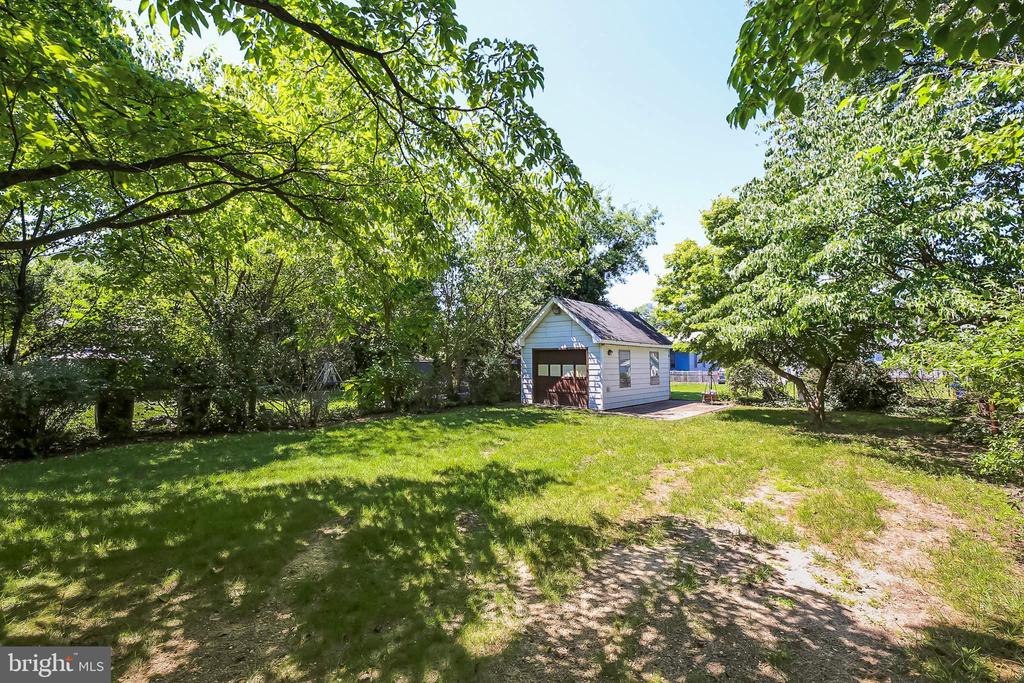 126 E LINDEN AVENUE
