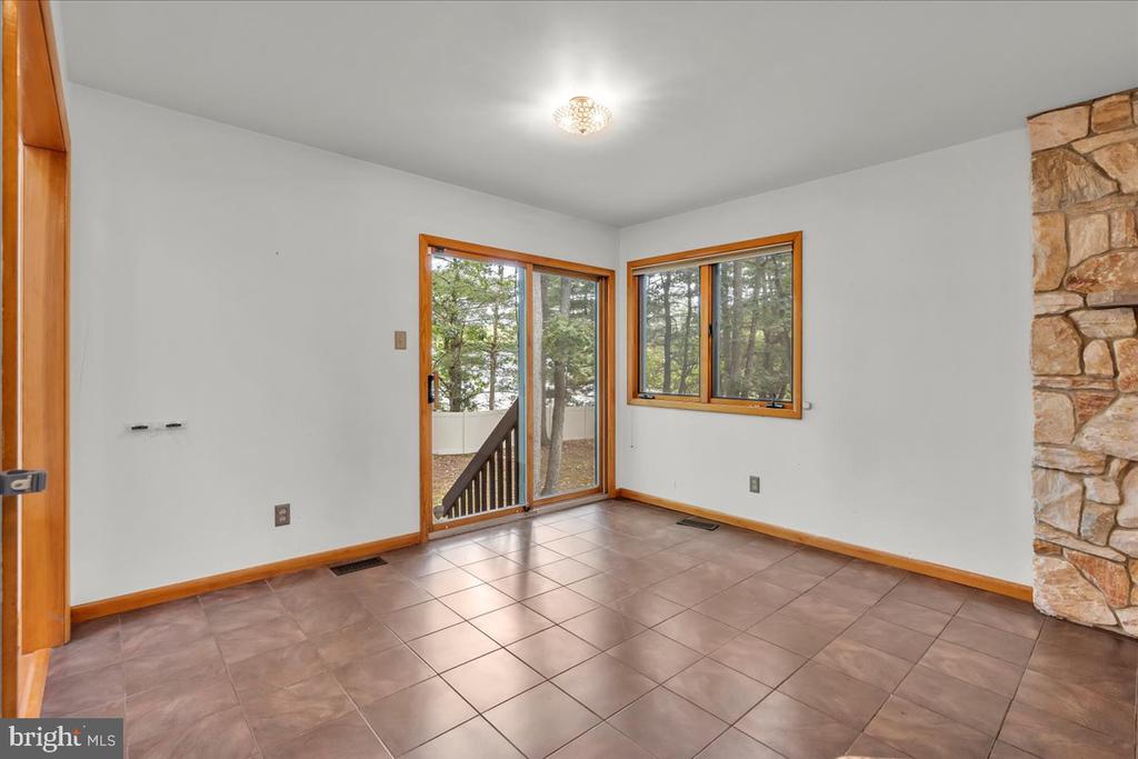8 KIMBERLY COURT