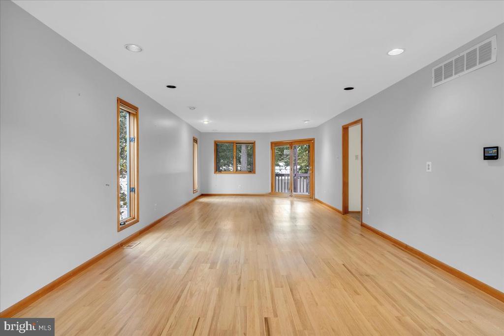 8 KIMBERLY COURT