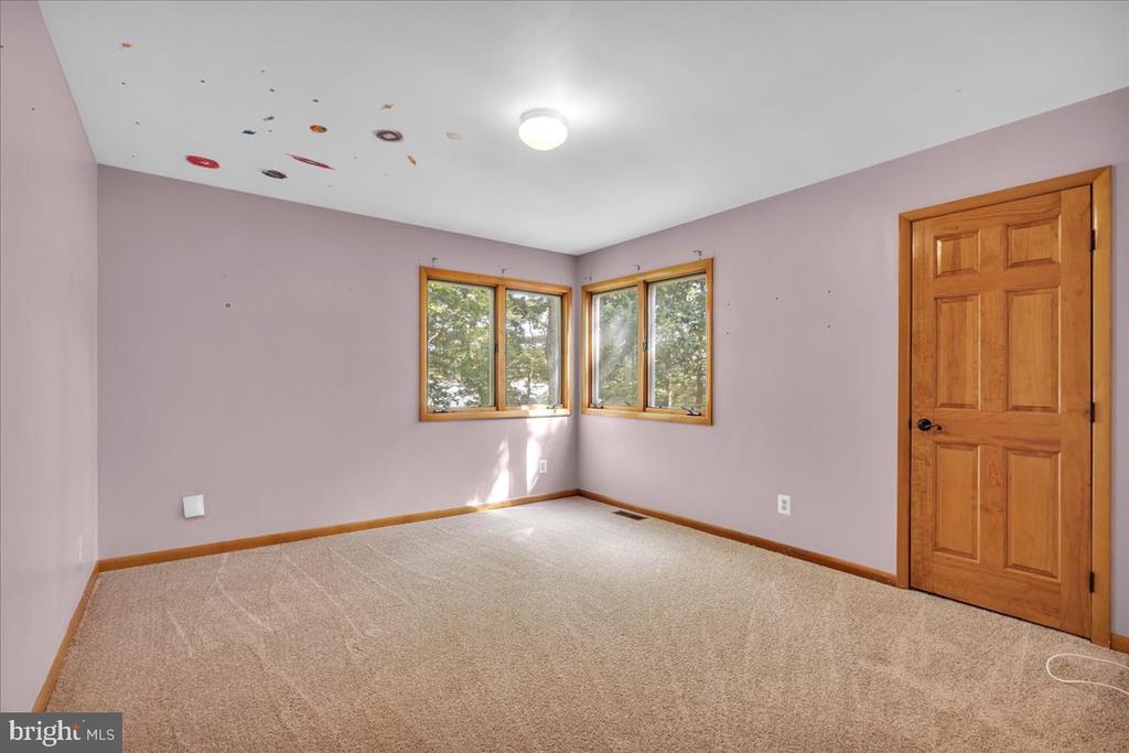 8 KIMBERLY COURT