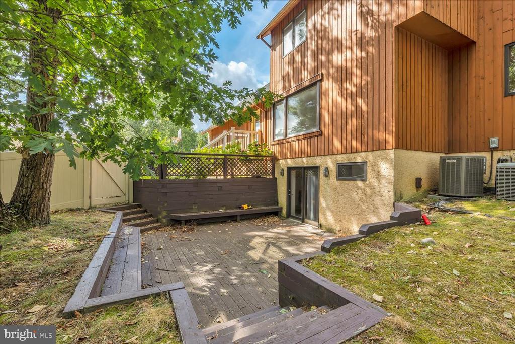 8 KIMBERLY COURT