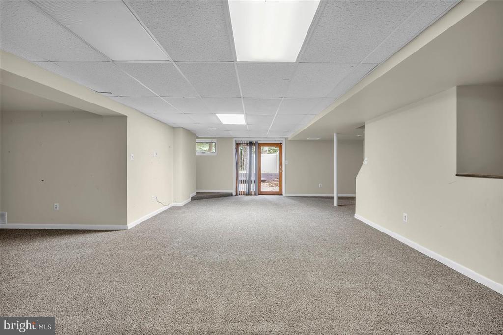 8 KIMBERLY COURT
