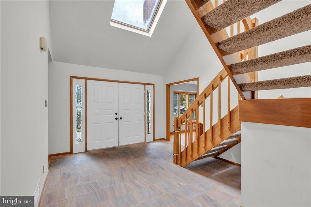 8 KIMBERLY COURT