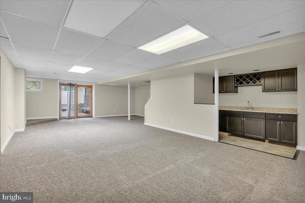 8 KIMBERLY COURT