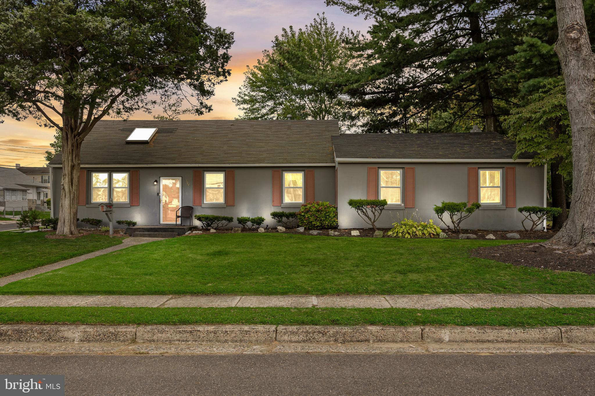 102 LINCOLN AVENUE