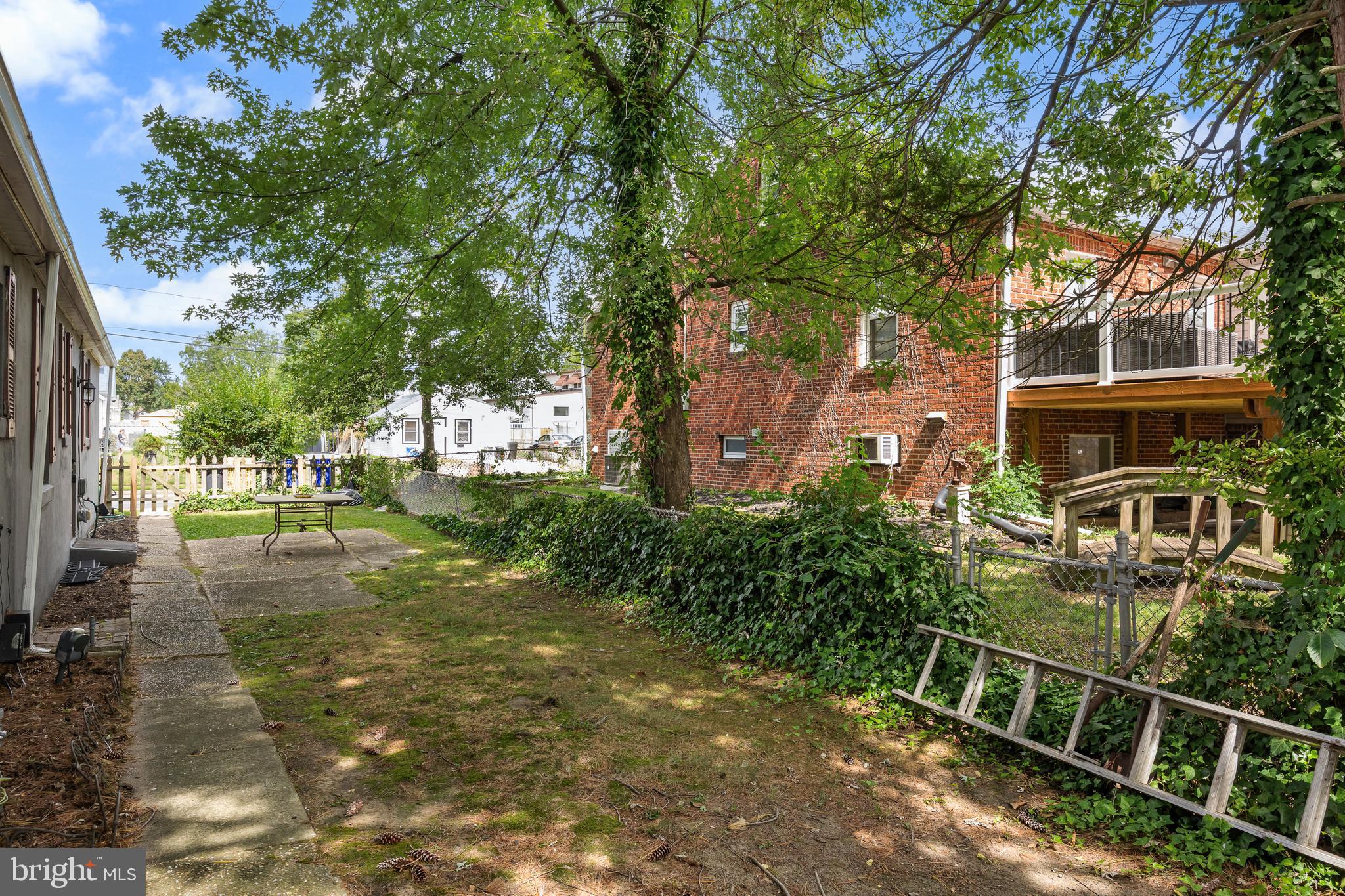 102 LINCOLN AVENUE