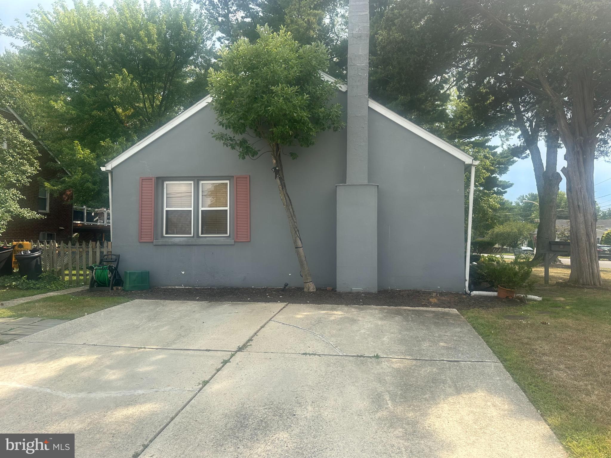 102 LINCOLN AVENUE