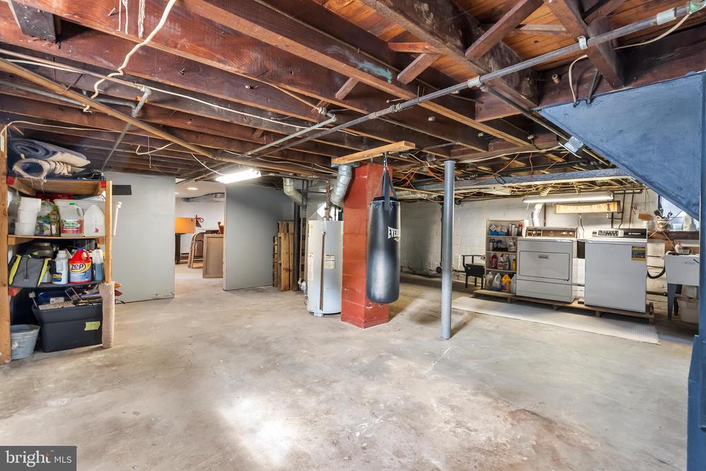 743 WILLITTS AVENUE