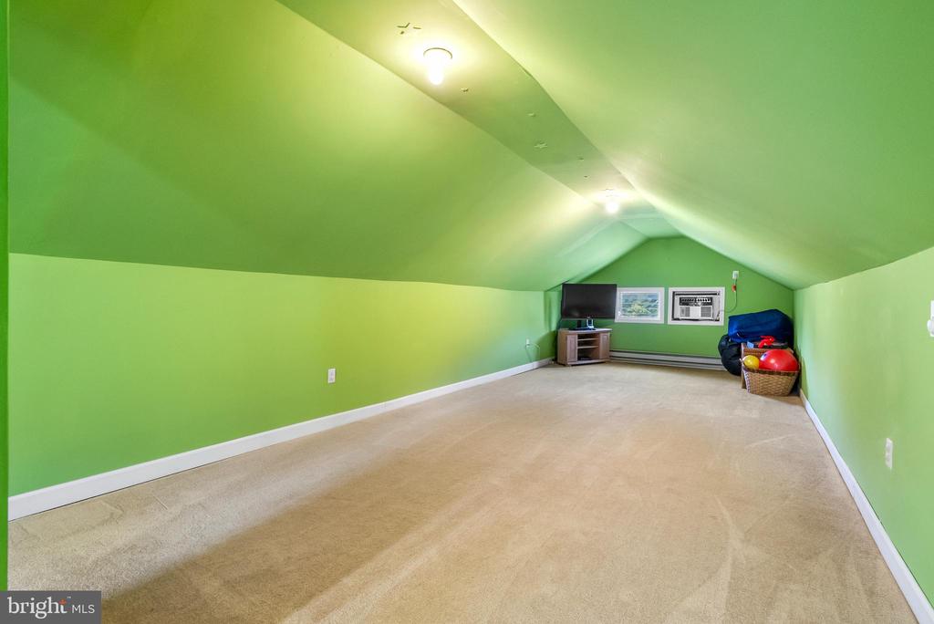 743 WILLITTS AVENUE