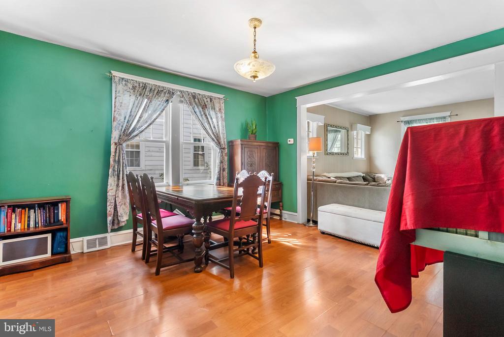 743 WILLITTS AVENUE