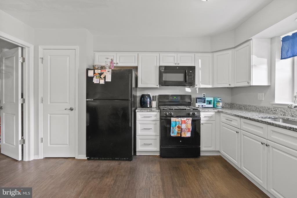 2297 MEMORIAL COURT