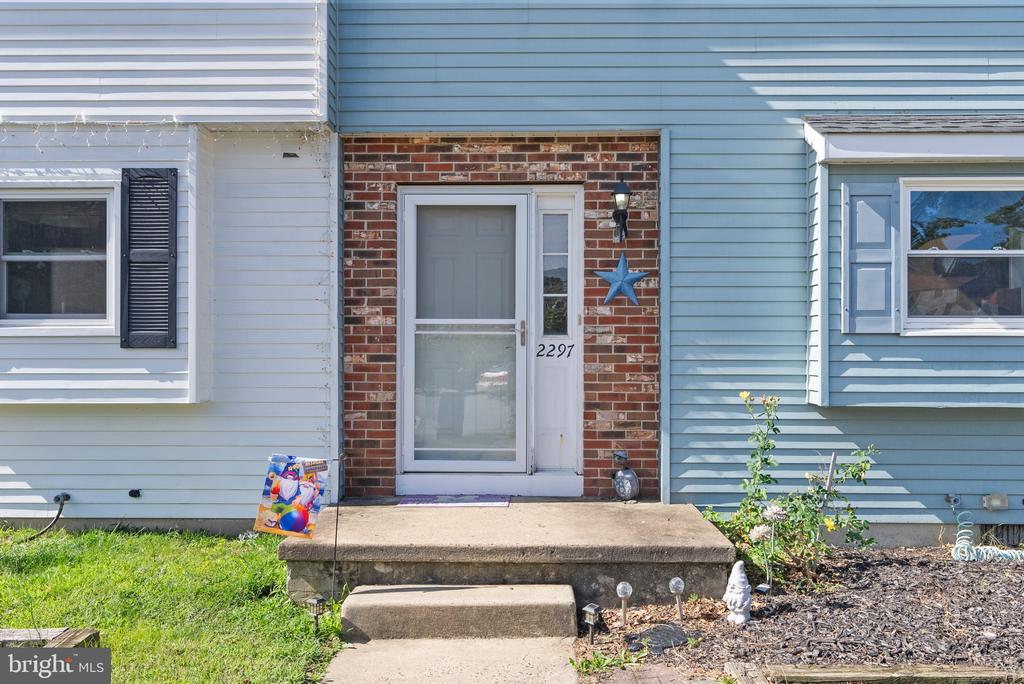 2297 MEMORIAL COURT
