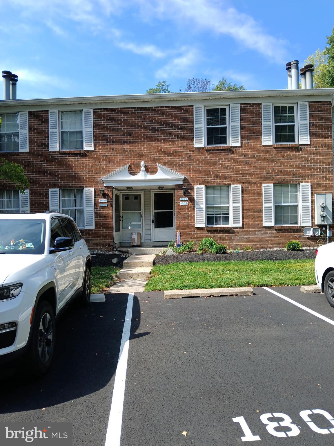 1803 HUNTINGDON MEWS