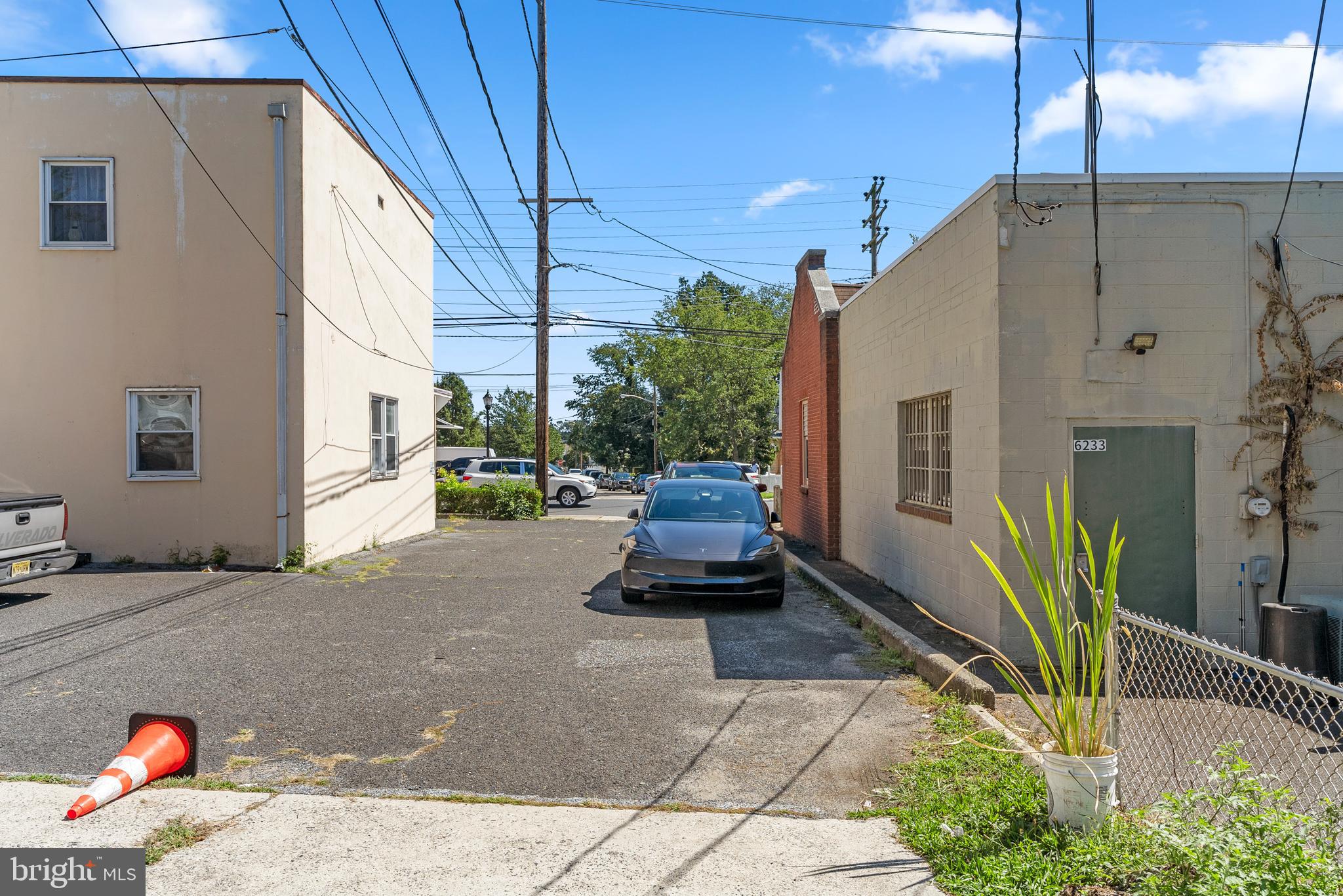 6233 WESTFIELD AVENUE