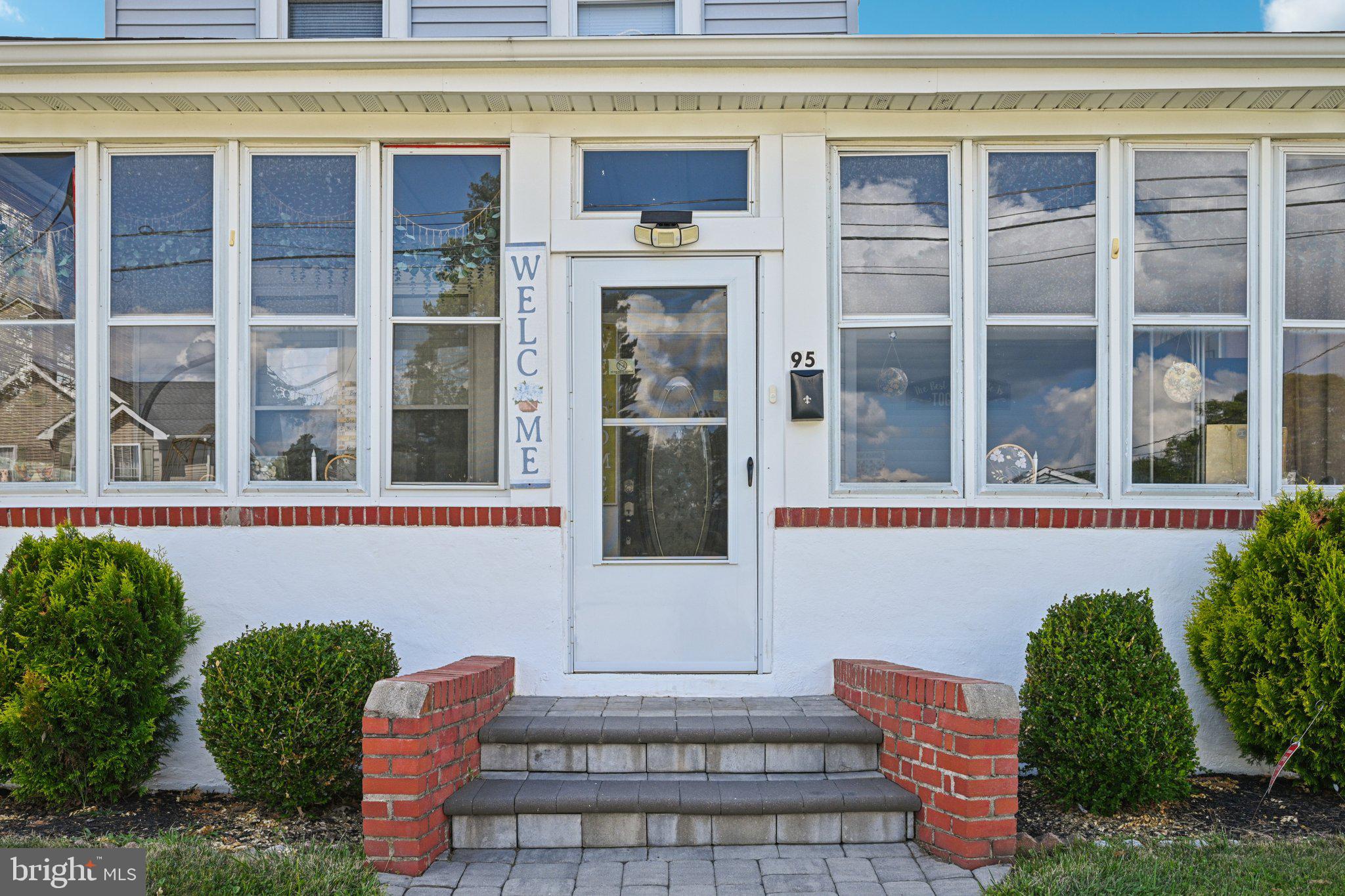 95 WARREN AVENUE