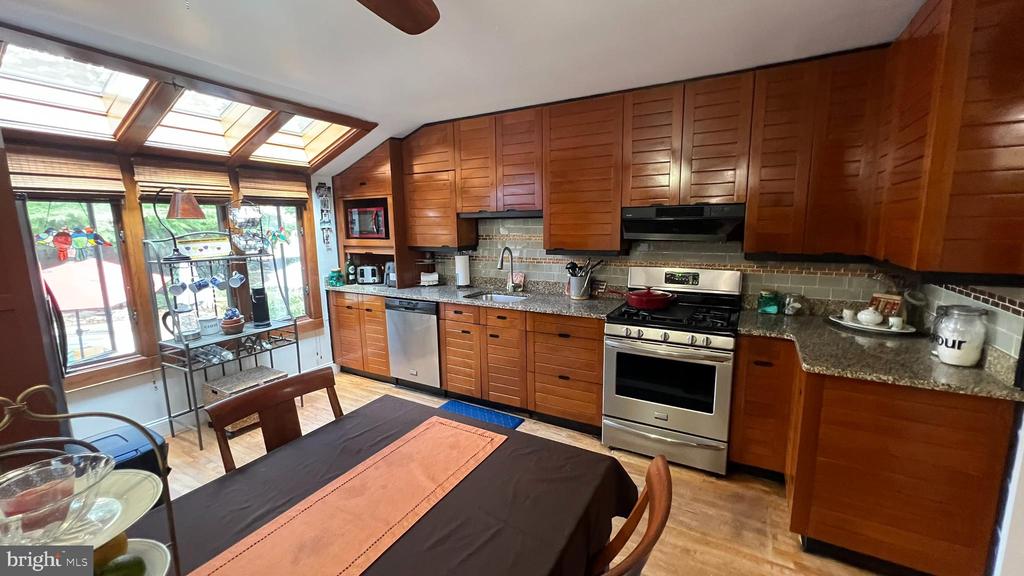 69 SARATOGA ROAD
