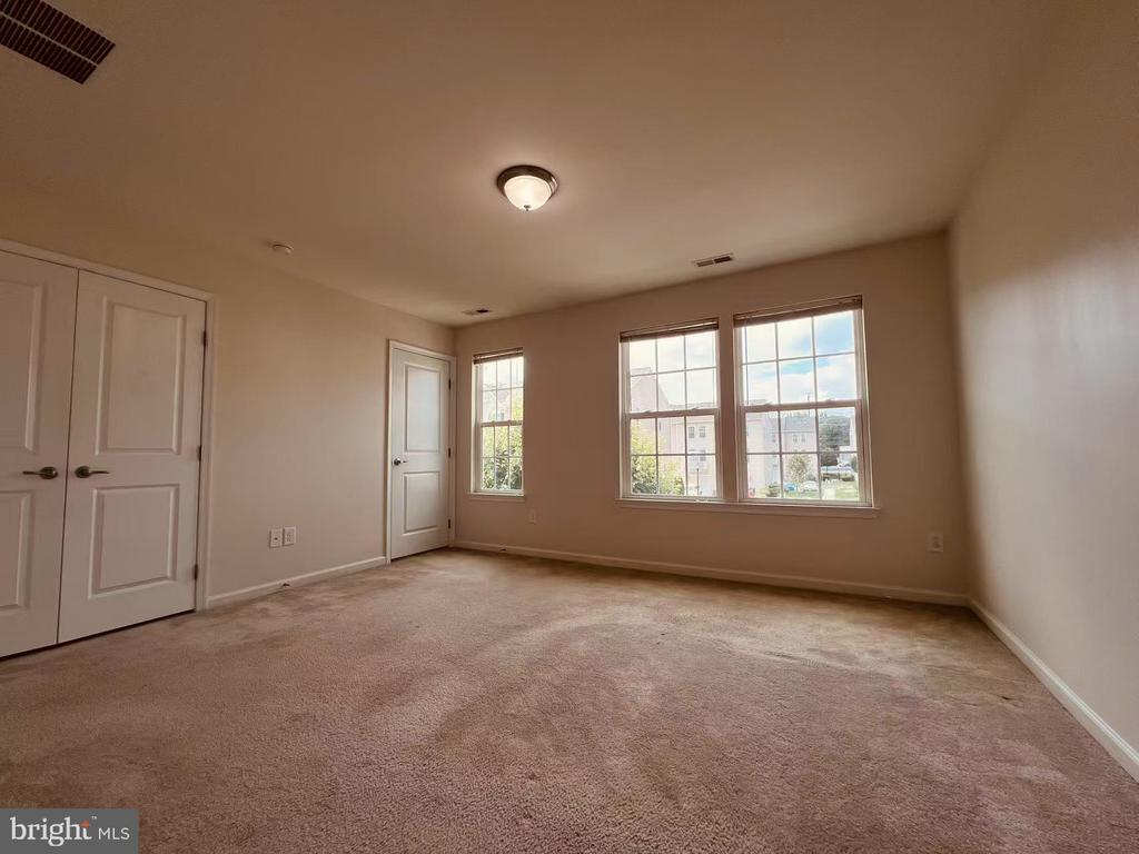 27 FRANKLIN CIRCLE
