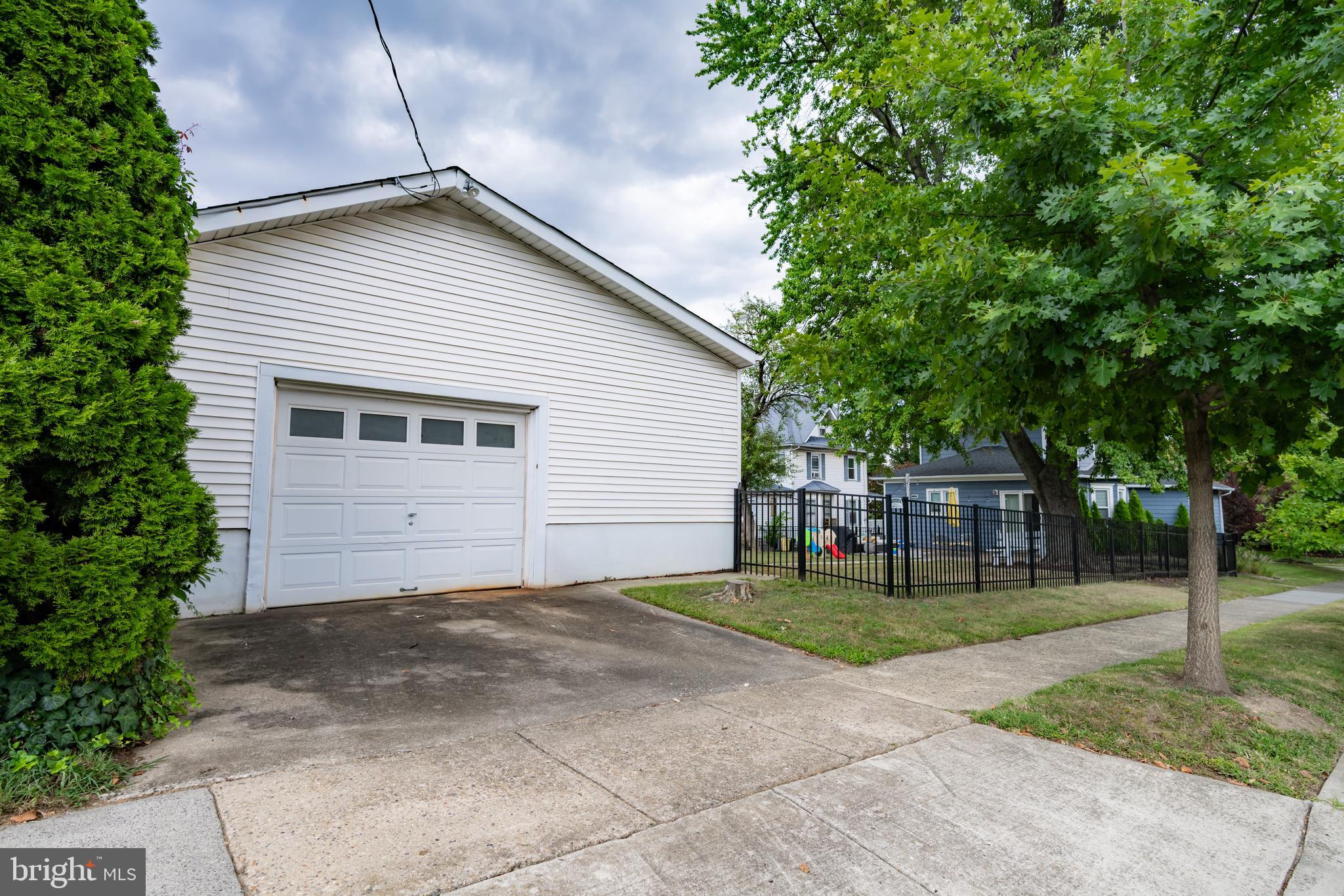 178 CEDARCROFT AVENUE