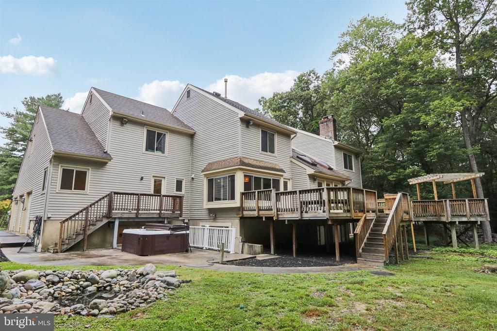 22 HOLLY OAK DRIVE