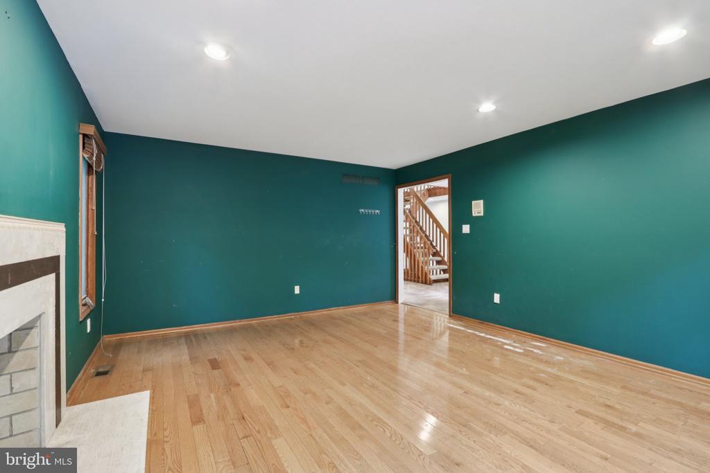 22 HOLLY OAK DRIVE
