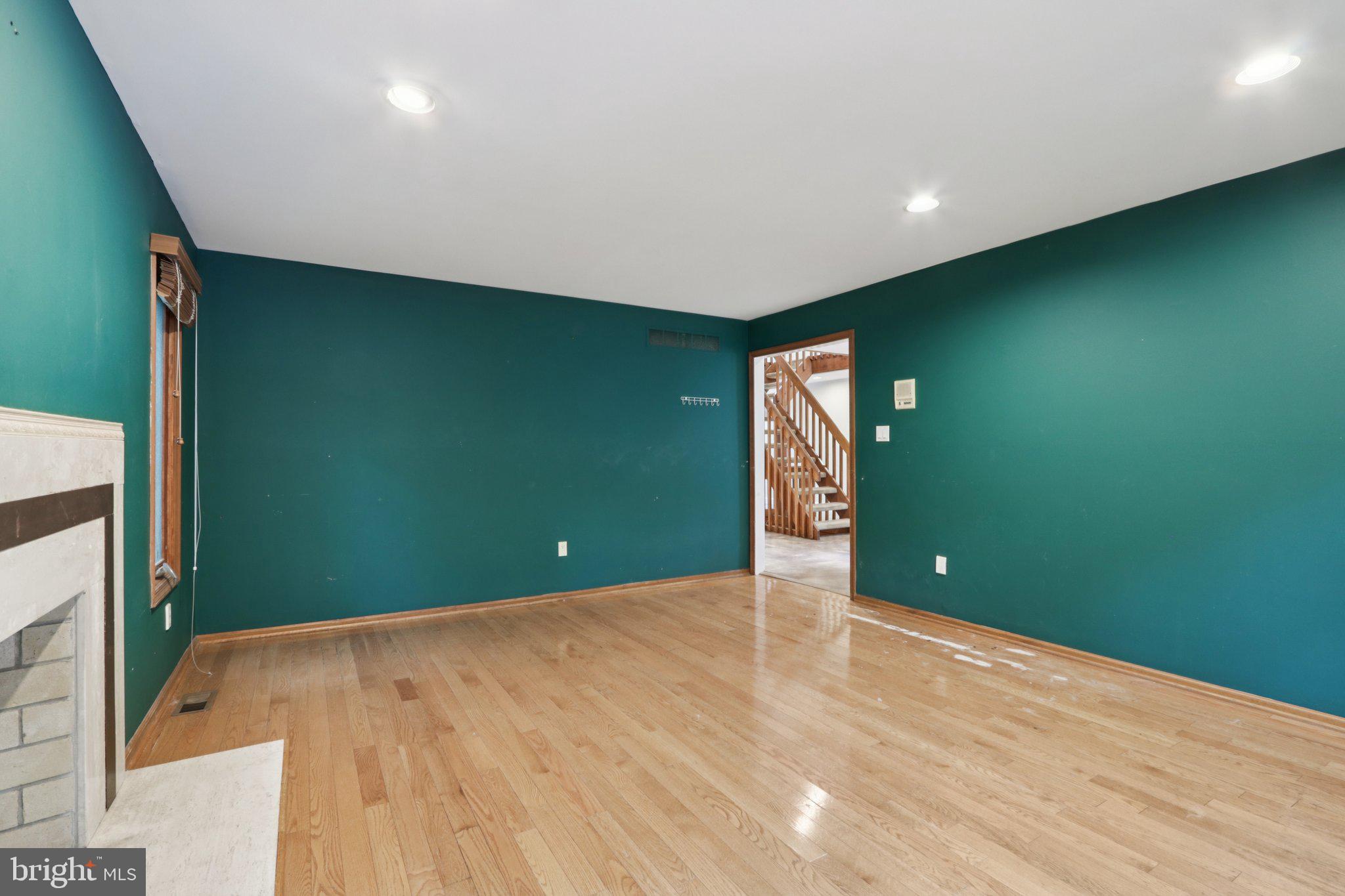 22 HOLLY OAK DRIVE