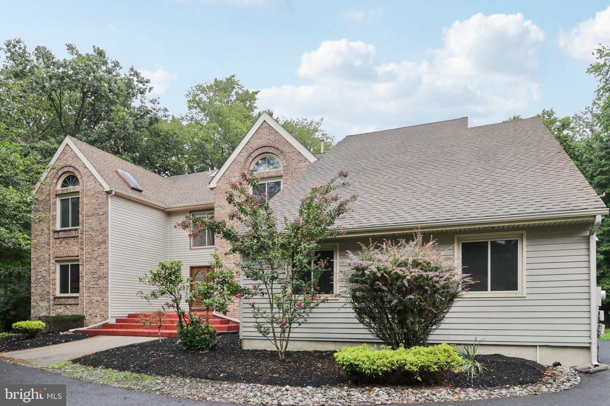 22 HOLLY OAK DRIVE