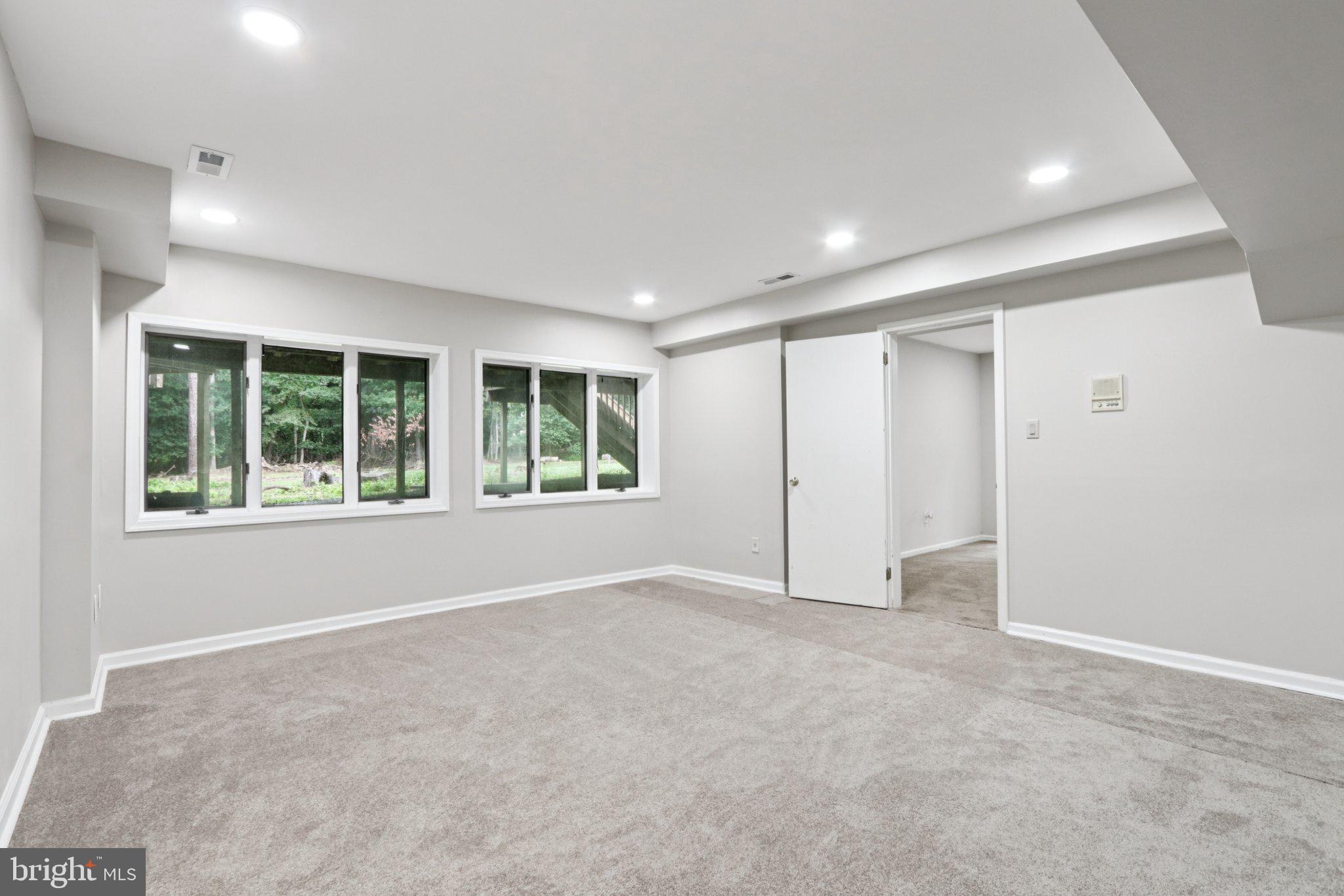 22 HOLLY OAK DRIVE