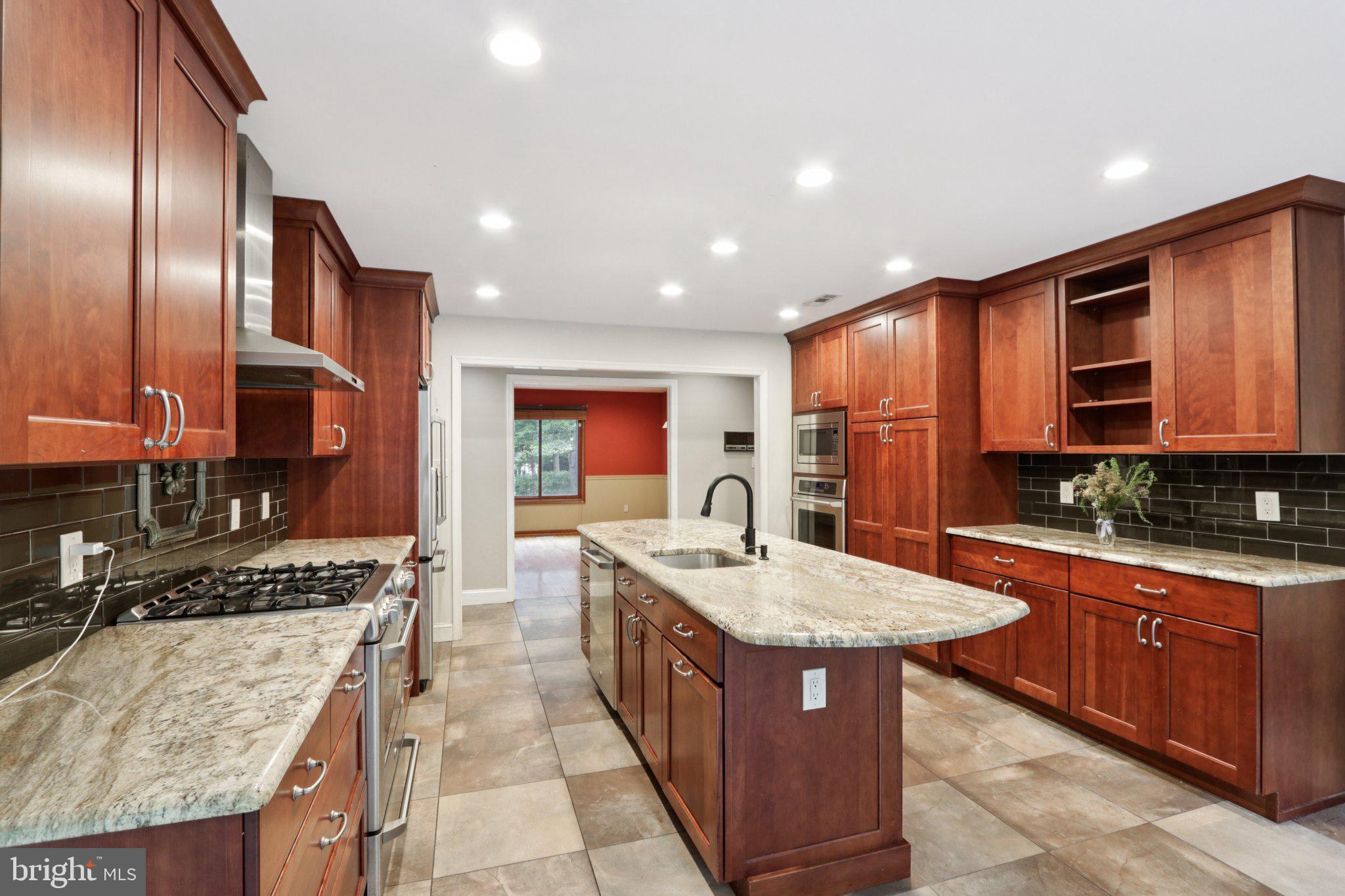 22 HOLLY OAK DRIVE