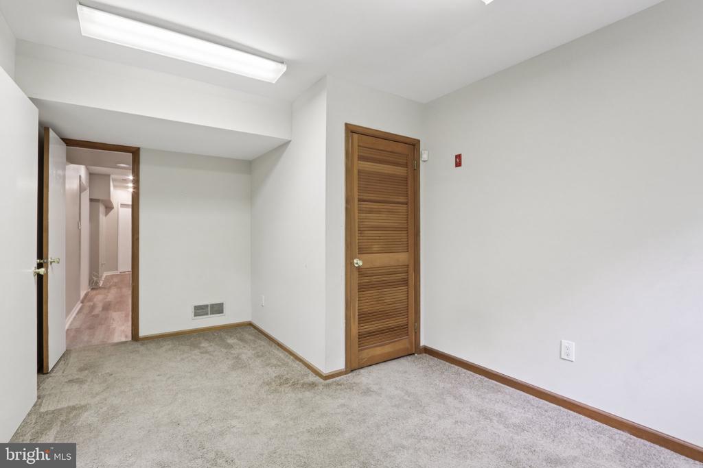 22 HOLLY OAK DRIVE