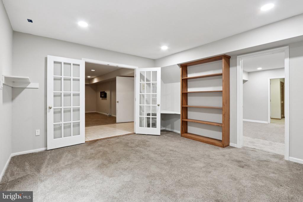 22 HOLLY OAK DRIVE